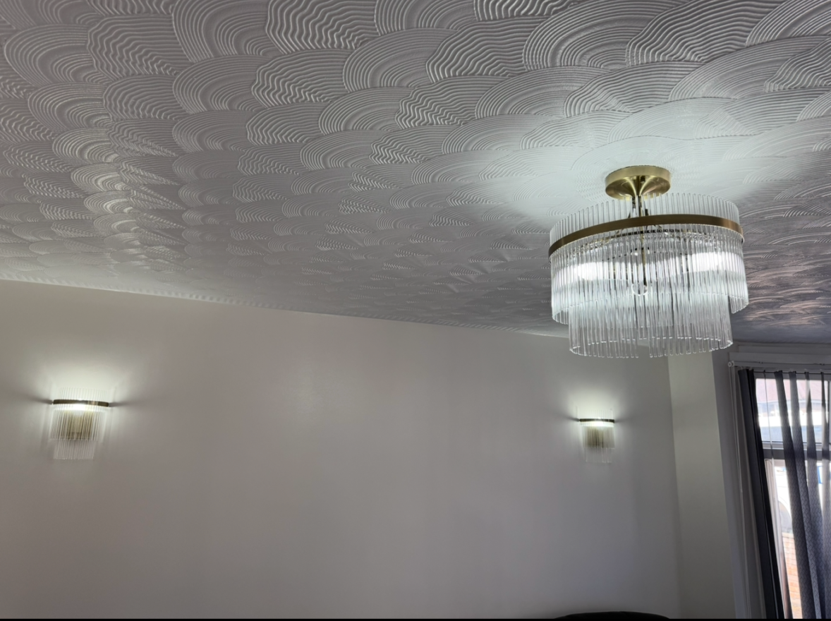 modern-glass-chandelier-textured-ceiling